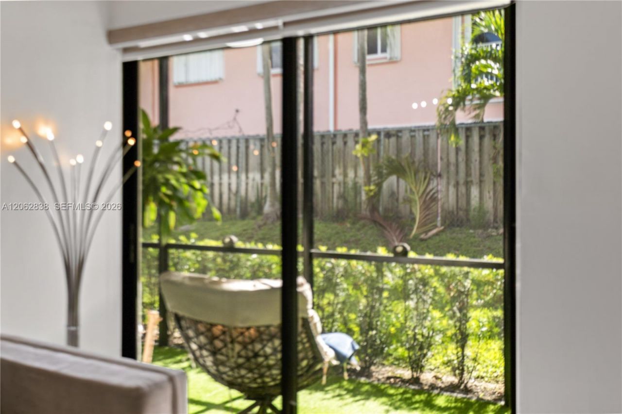 20760 NE 4th Ct, Unit 102, Miami, FL 33179 Photo