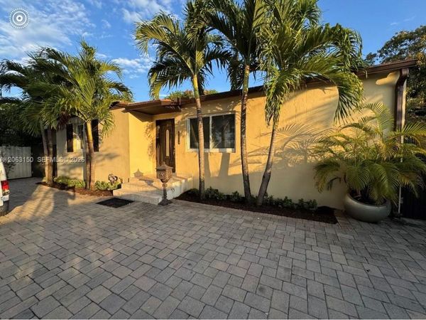 4064 NW 4th Ter , Miami, FL 33126