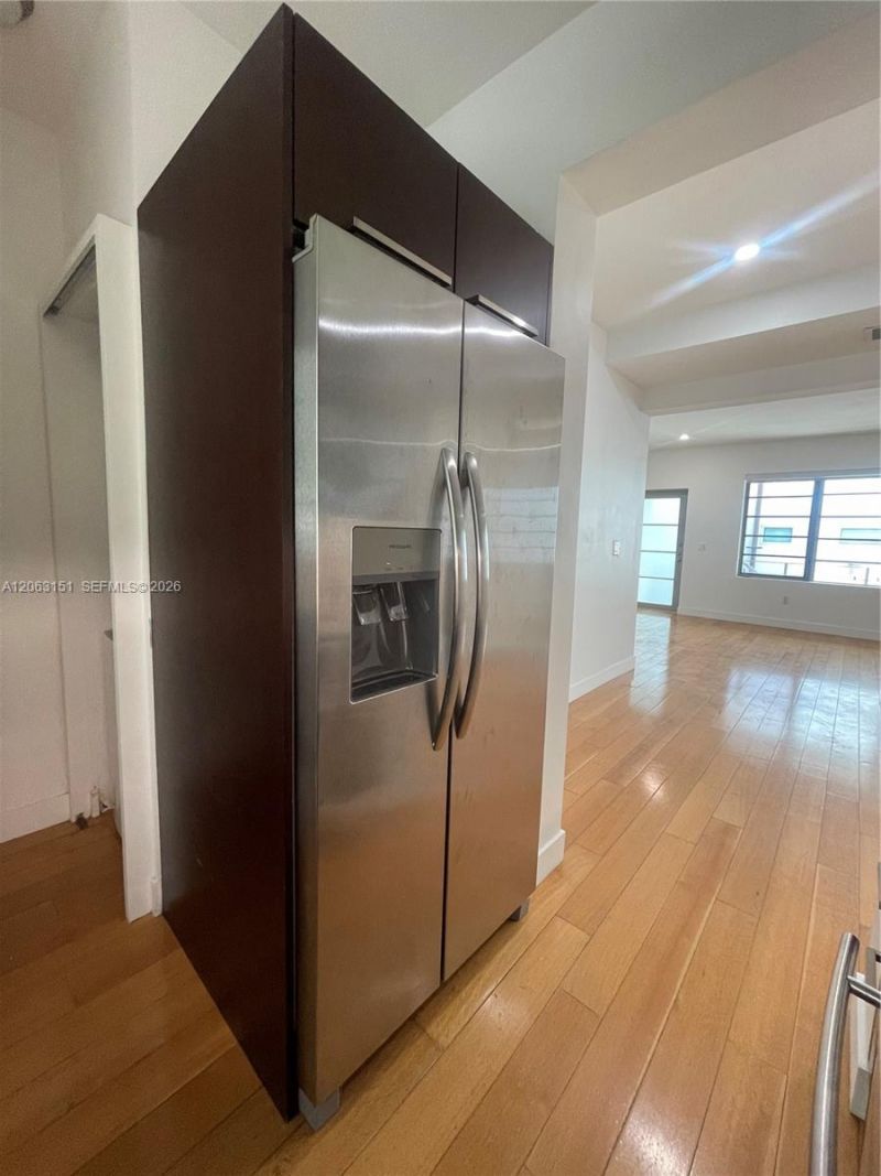 2021 Meridian Ave, Unit 12, Miami Beach, FL 33139 Photo