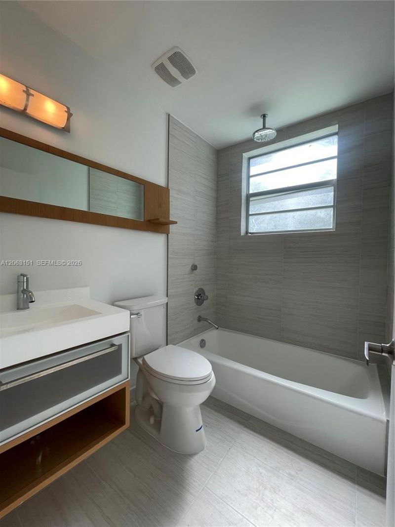 2021 Meridian Ave, Unit 12, Miami Beach, FL 33139 Photo