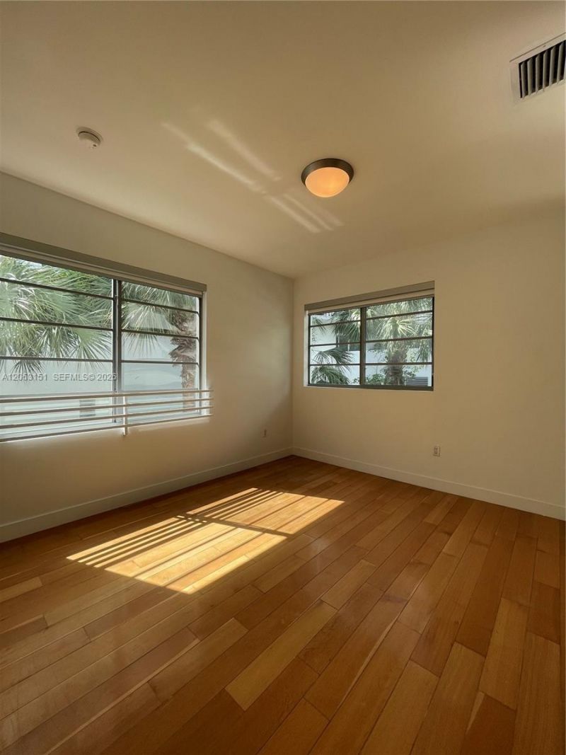 2021 Meridian Ave, Unit 12, Miami Beach, FL 33139 Photo