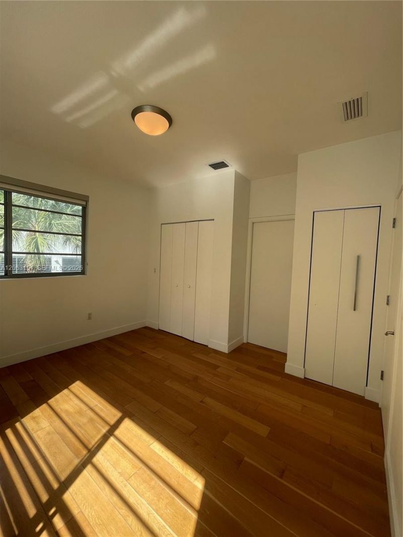 2021 Meridian Ave, Unit 12, Miami Beach, FL 33139 Photo