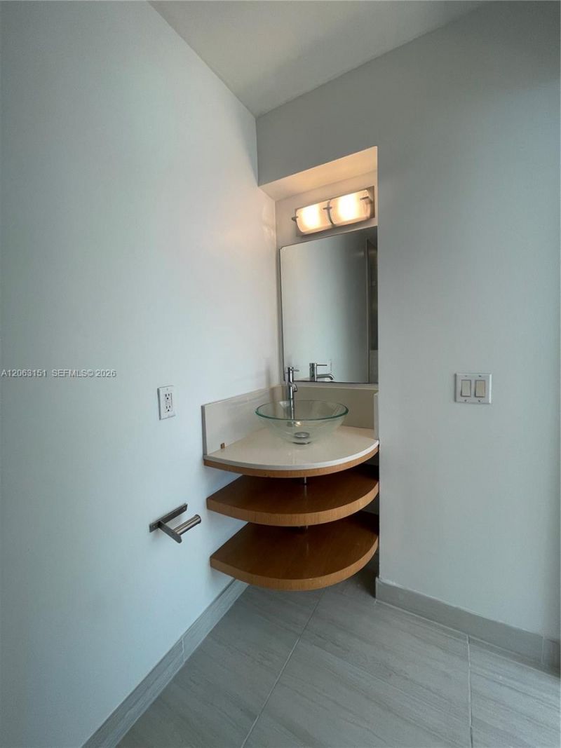 2021 Meridian Ave, Unit 12, Miami Beach, FL 33139 Photo