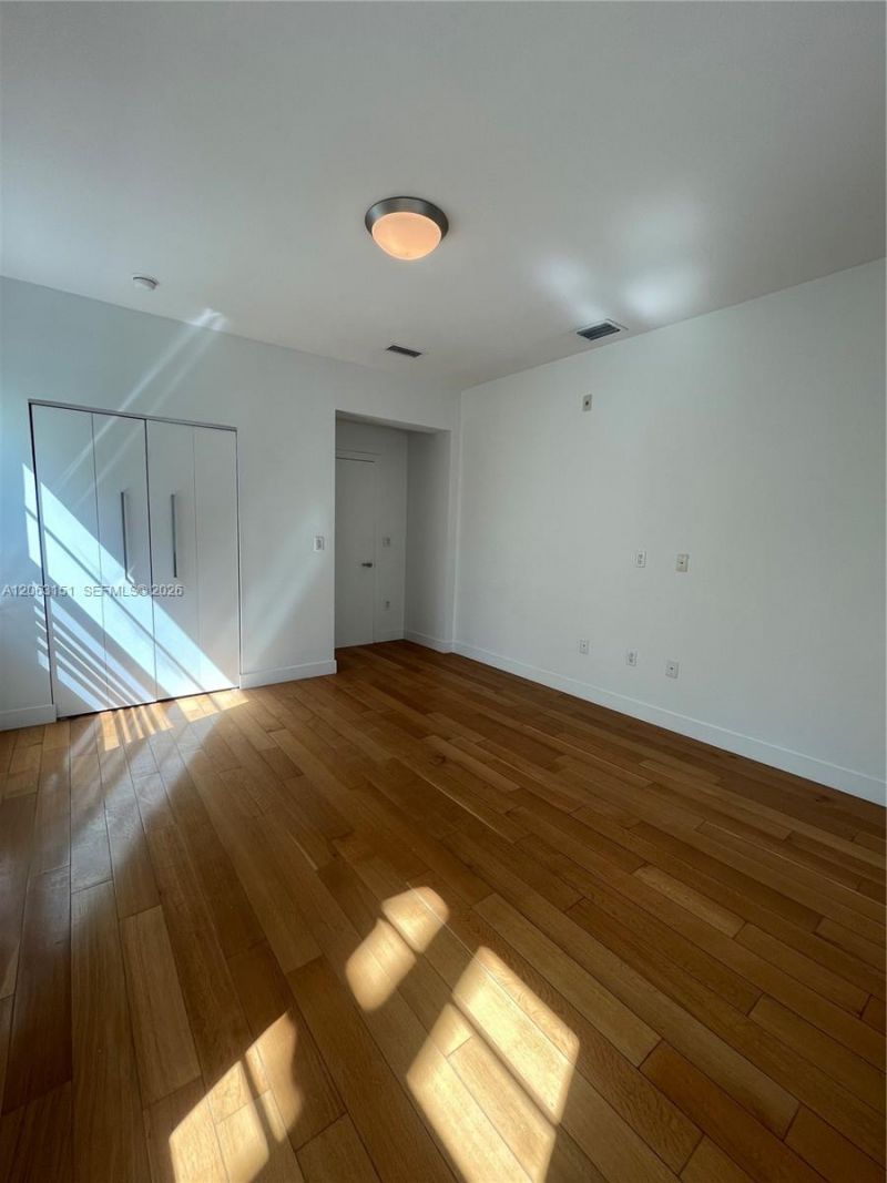 2021 Meridian Ave, Unit 12, Miami Beach, FL 33139 Photo
