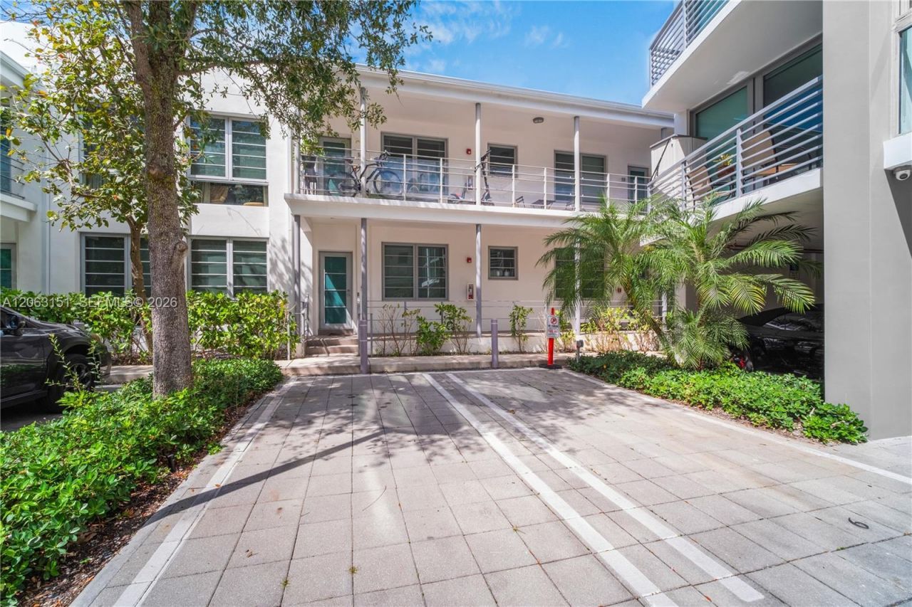 2021 Meridian Ave, Unit 12, Miami Beach, FL 33139 Photo