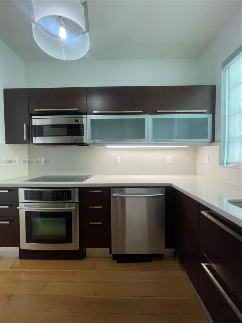 2021 Meridian Ave, Unit 12, Miami Beach, FL 33139 Photo