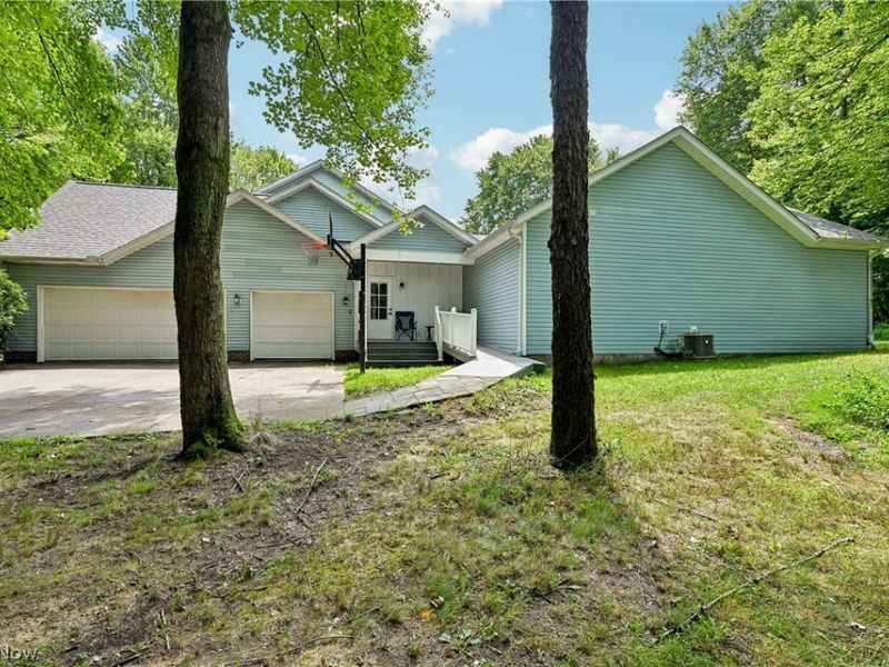 2660 S Medina Line Road, Wadsworth, OH 44281 Photo 5