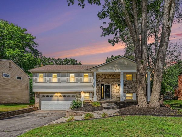 1560 Chanticlair Circle, Wixom, MI 48393