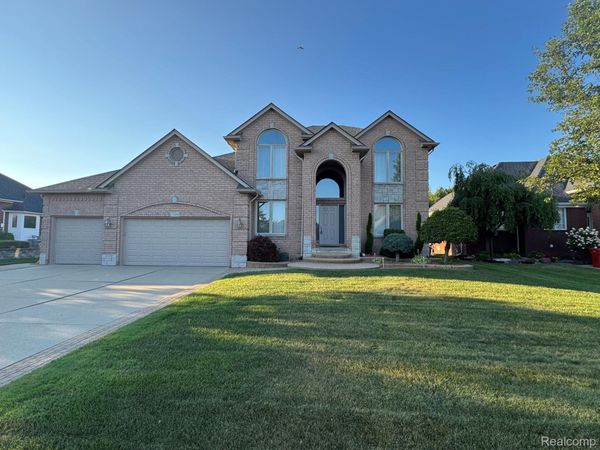 17209 Invitational Drive, Macomb Township, Mi 48042