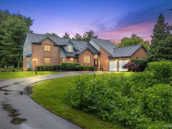 4700 Botany Glen, Commerce Township, Mi 48382