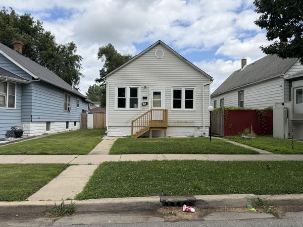1037 Moss Street , Hammond, IN 46320