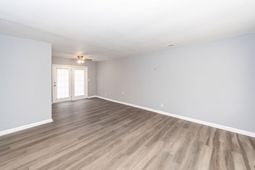 2914 Charlene Drive photo 4