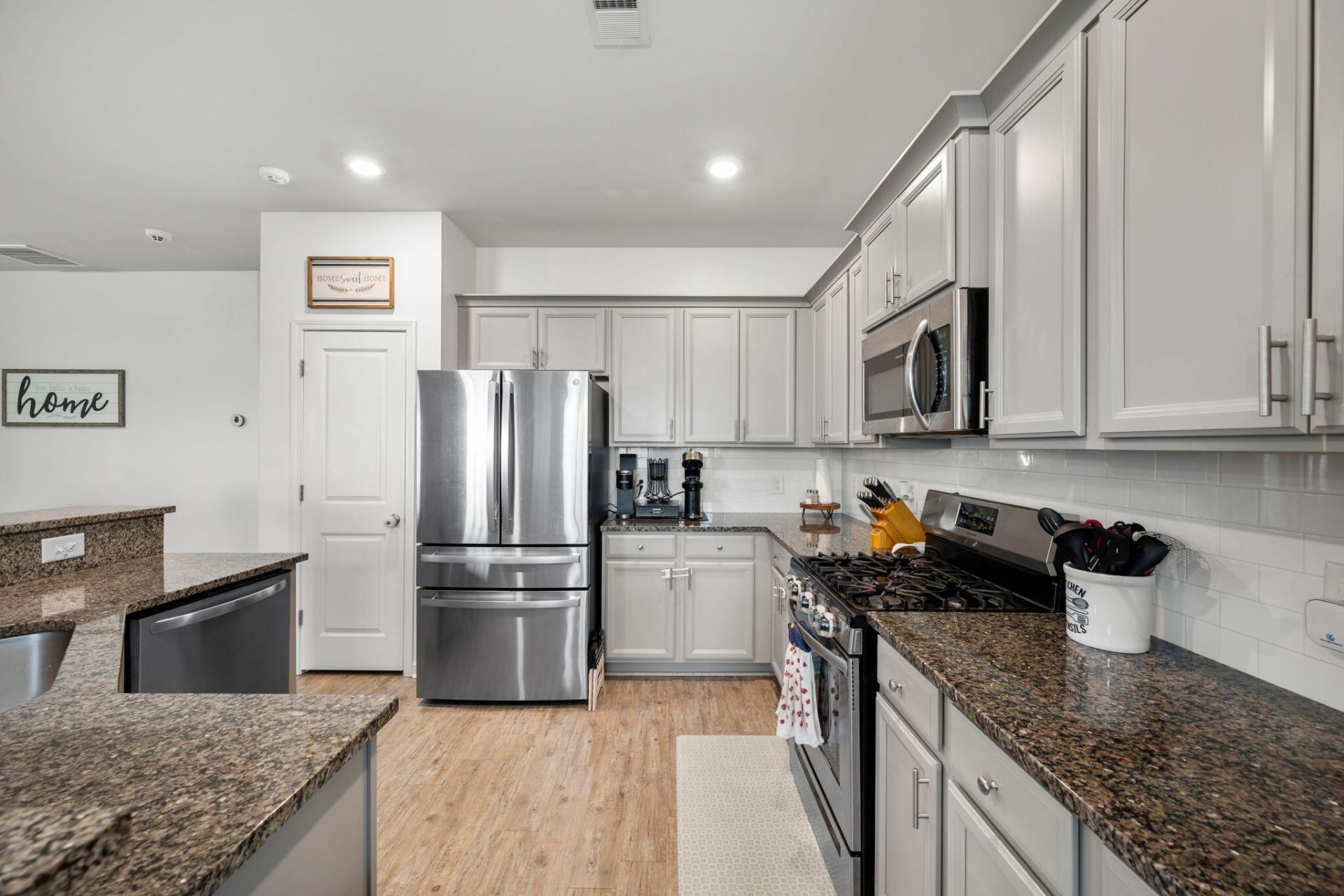 9958 Winged Elm Street Photo 8