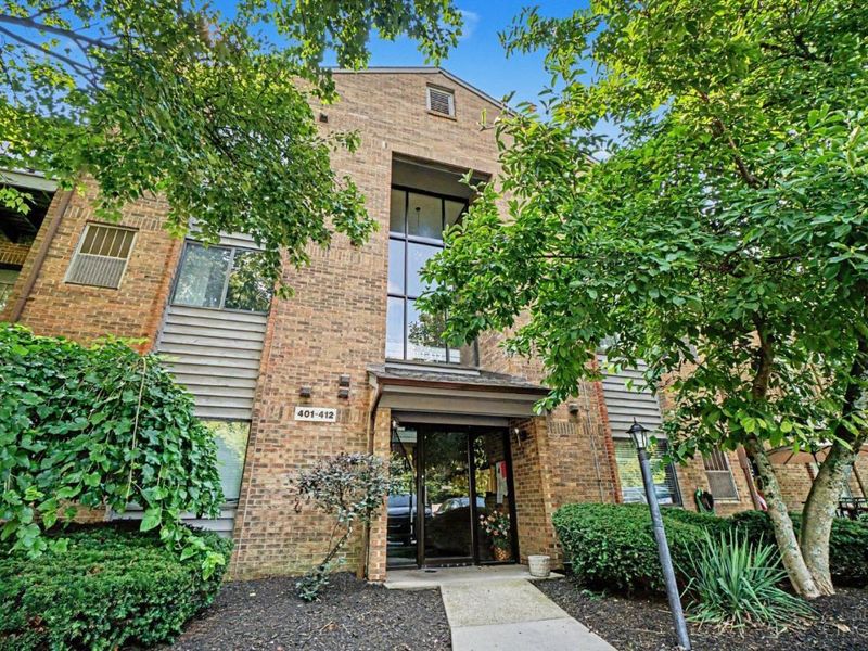 1544 W Galbraith Road, Unit 412, North College Hill, OH 45231 Photo 1