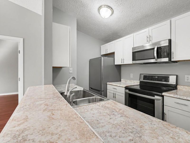 1544 W Galbraith Road, Unit 412, North College Hill, OH 45231 Photo 4