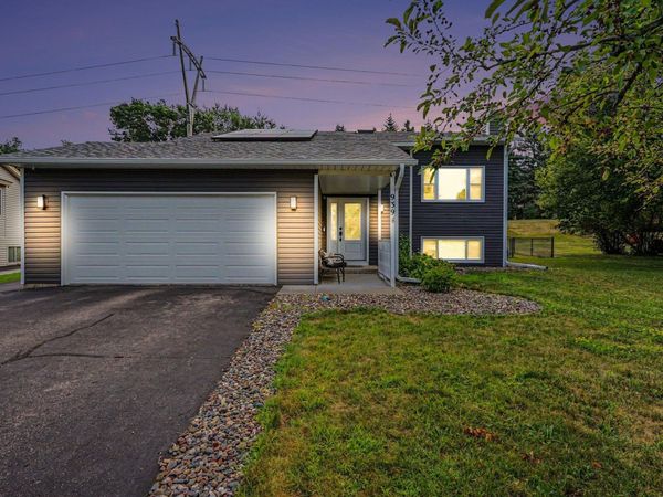 939 Savannah Road , Eagan, MN 55123