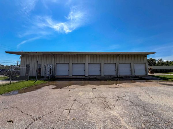 2337 Industrial Drive , Panama City, FL 32405