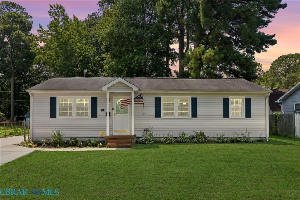 102 Temple Street, Hampton, VA 23664 Main Photo