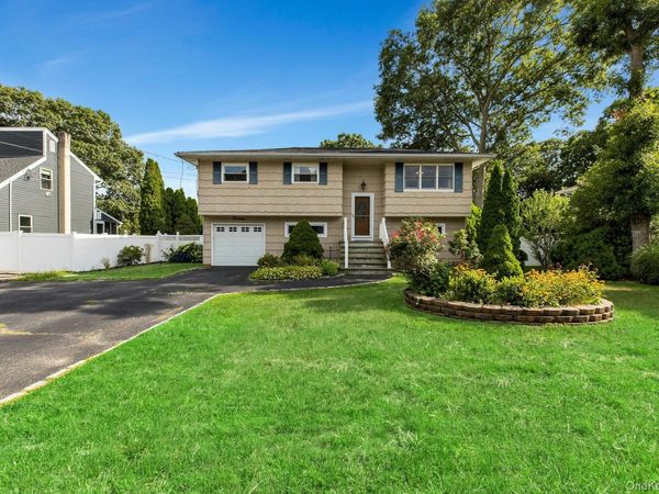 14 Floradora Drive , Mastic, NY 11950