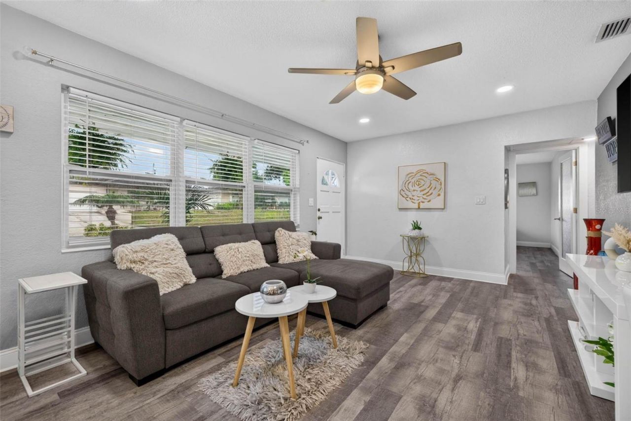3164 52nd Way N, Saint Petersburg, FL 33710 Photo