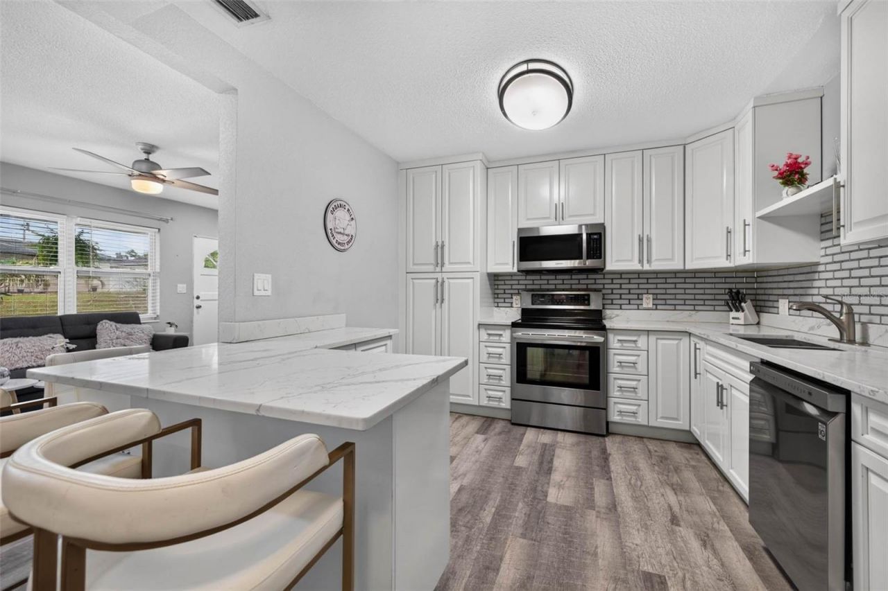 3164 52nd Way N, Saint Petersburg, FL 33710 Photo