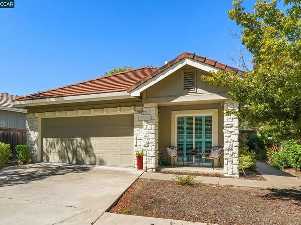 5027 Keller Ridge Dr, Clayton, CA 94517
