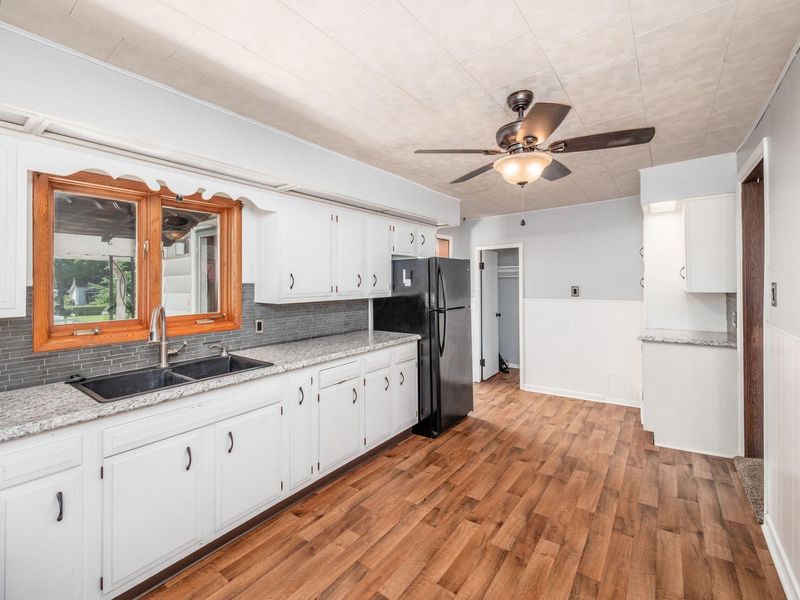 548 E High Avenue , Bellefontaine, OH 43311 Photo 18