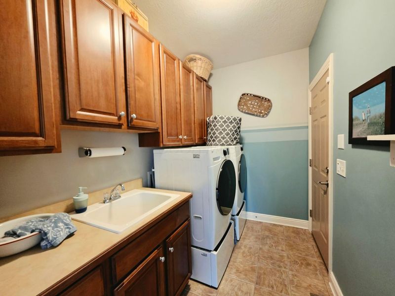 8069 Saybrook Drive , Westerville, OH 43082 Photo 16