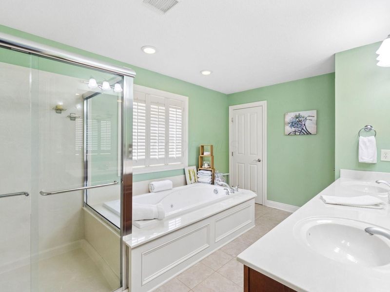 8069 Saybrook Drive , Westerville, OH 43082 Photo 18