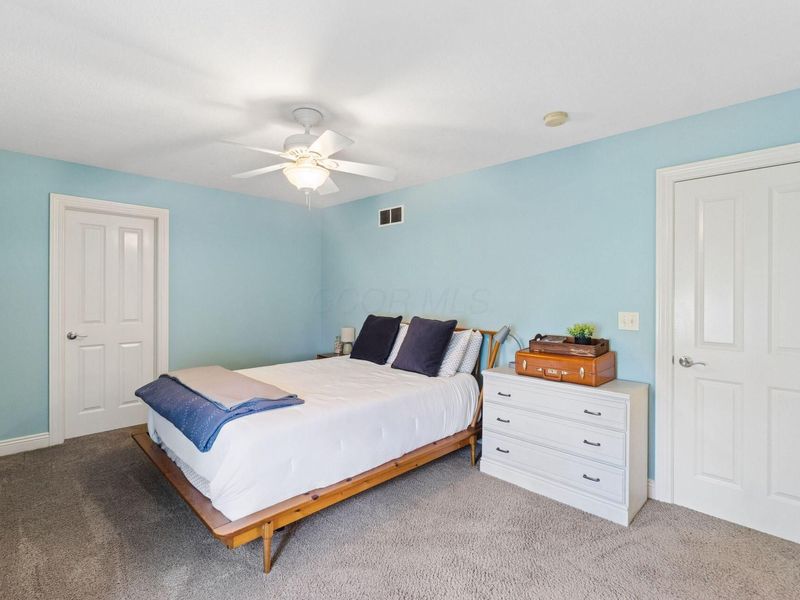 8069 Saybrook Drive , Westerville, OH 43082 Photo 24