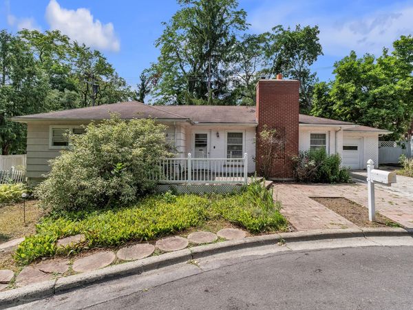 6 Ruthven Place, Ann Arbor, MI 48104