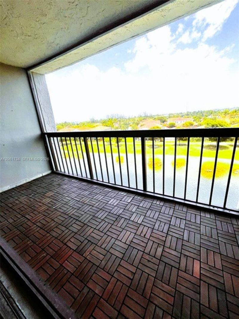 10145 NW 9th St Cir , Unit 7-505, Miami, FL 33172 Photo
