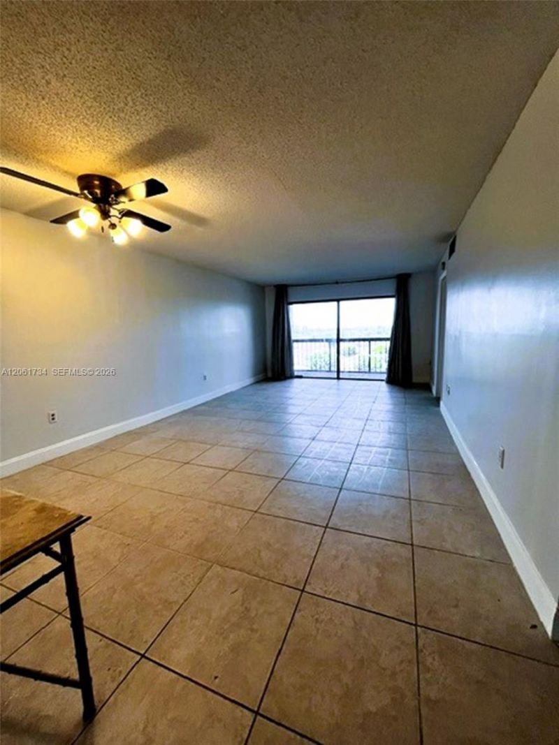 10145 NW 9th St Cir , Unit 7-505, Miami, FL 33172 Photo
