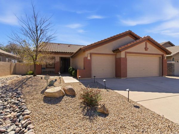 4821 E KIRKLAND Road, Phoenix, AZ 85054