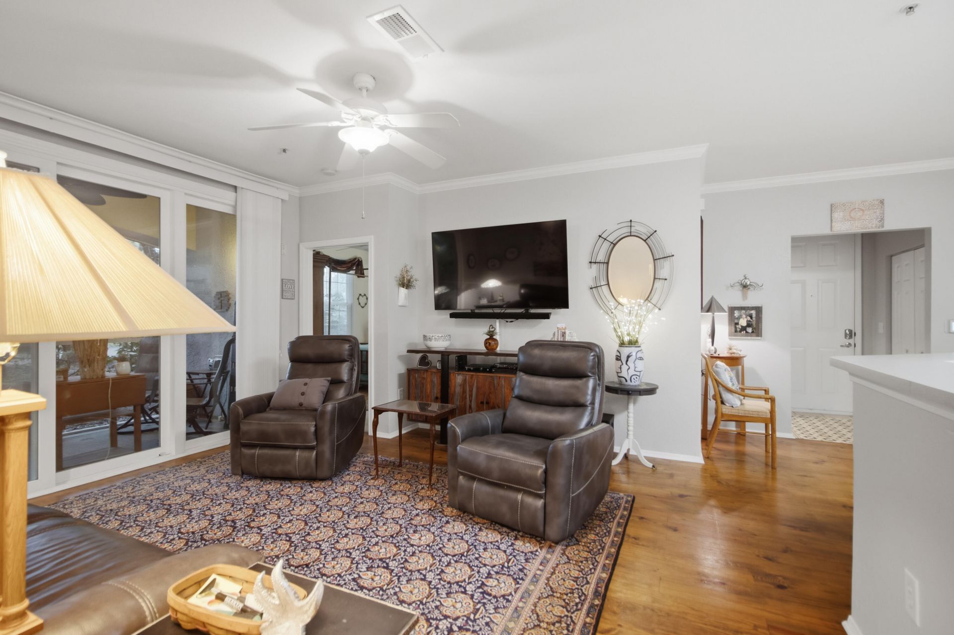 60 Fenwick Hall Allee Alley Photo 10