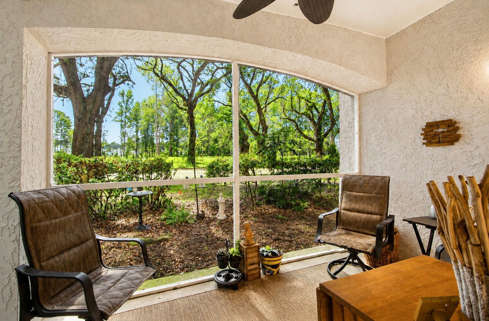 60 Fenwick Hall Allee Alley Photo 15