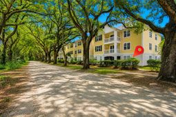 60 Fenwick Hall Allee Alley photo 4