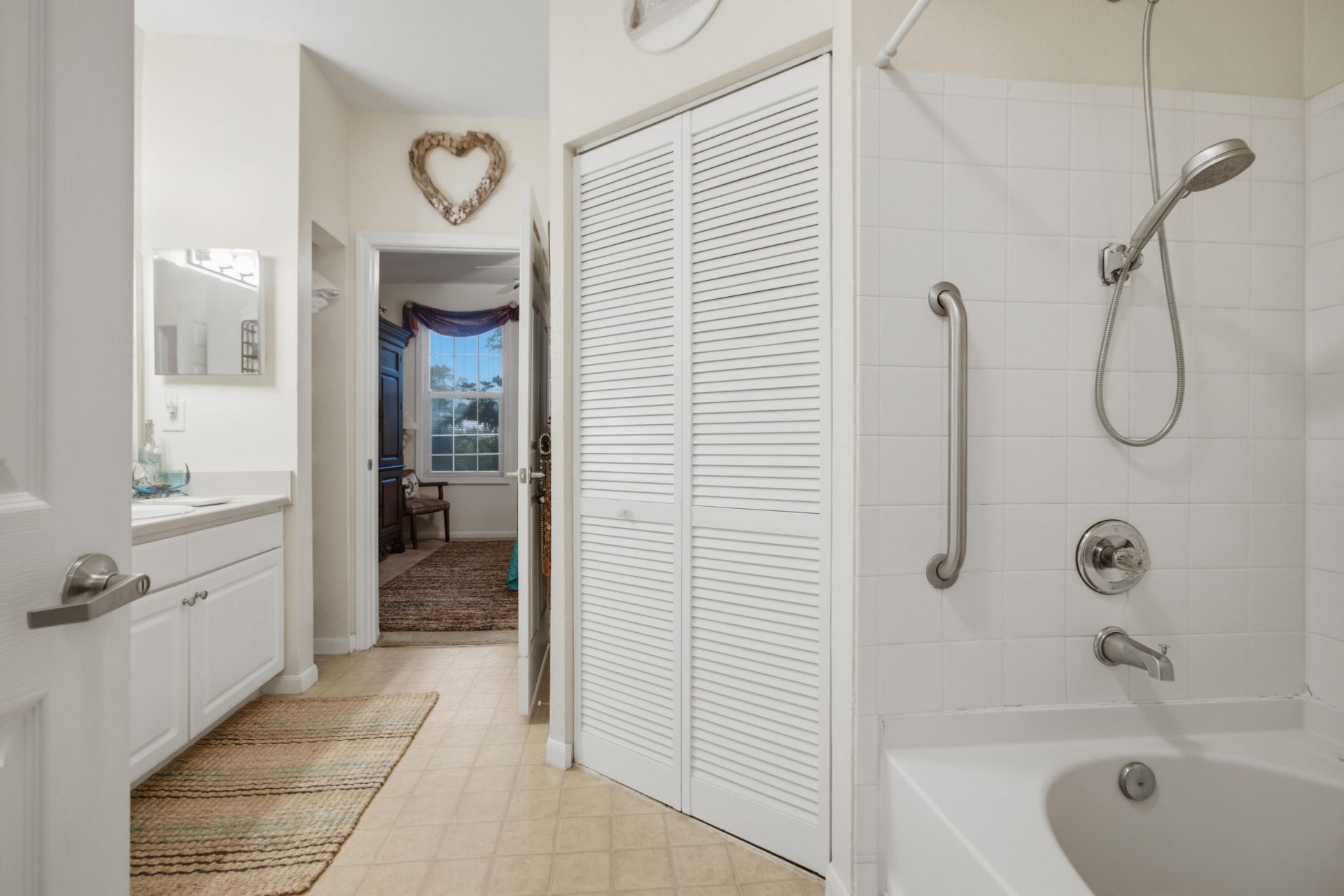 60 Fenwick Hall Allee Alley Photo 22