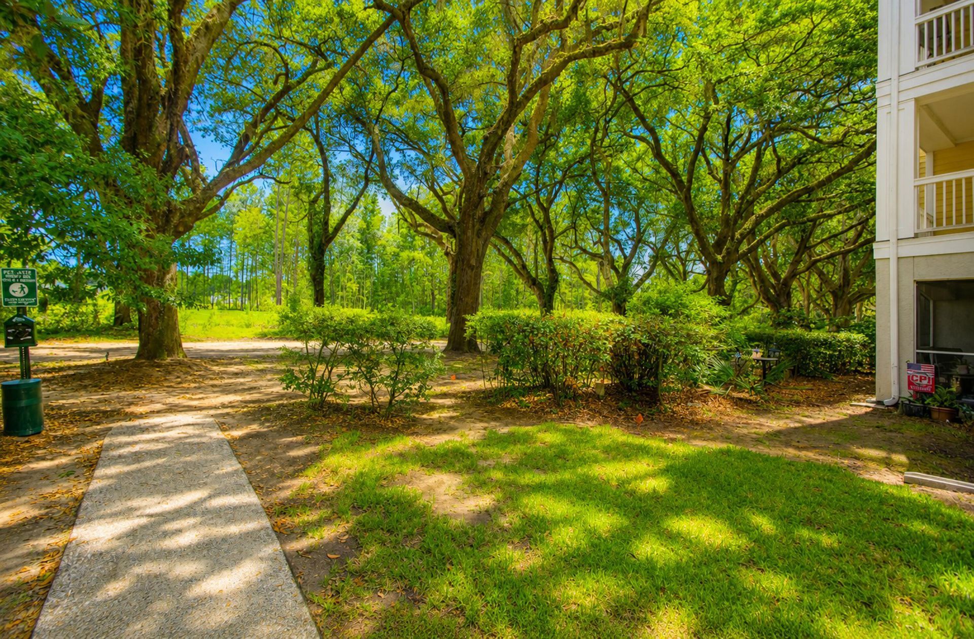 60 Fenwick Hall Allee Alley Photo 33