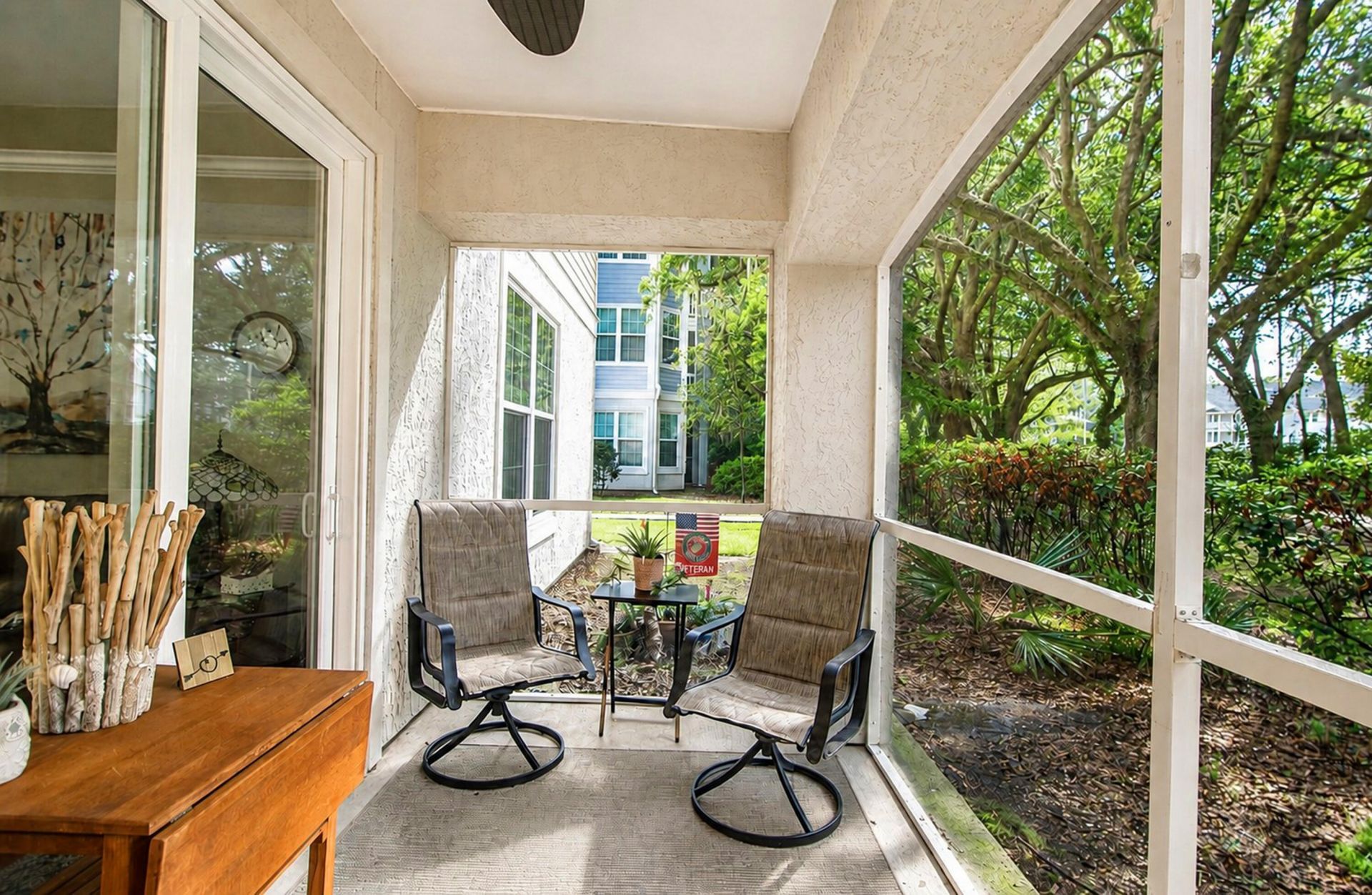 60 Fenwick Hall Allee Alley Photo 34