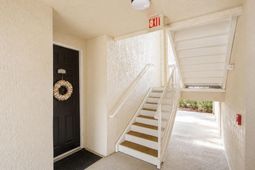 60 Fenwick Hall Allee Alley photo 4