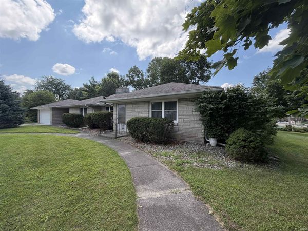 101 E College Avenue, Culver, IN 46511