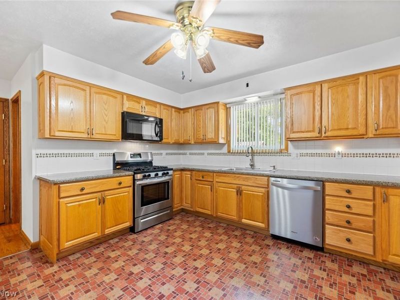 4044 Avon Lake Road, Litchfield, OH 44253 Photo 13