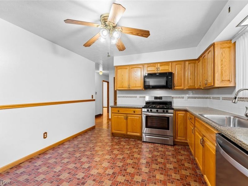 4044 Avon Lake Road, Litchfield, OH 44253 Photo 14