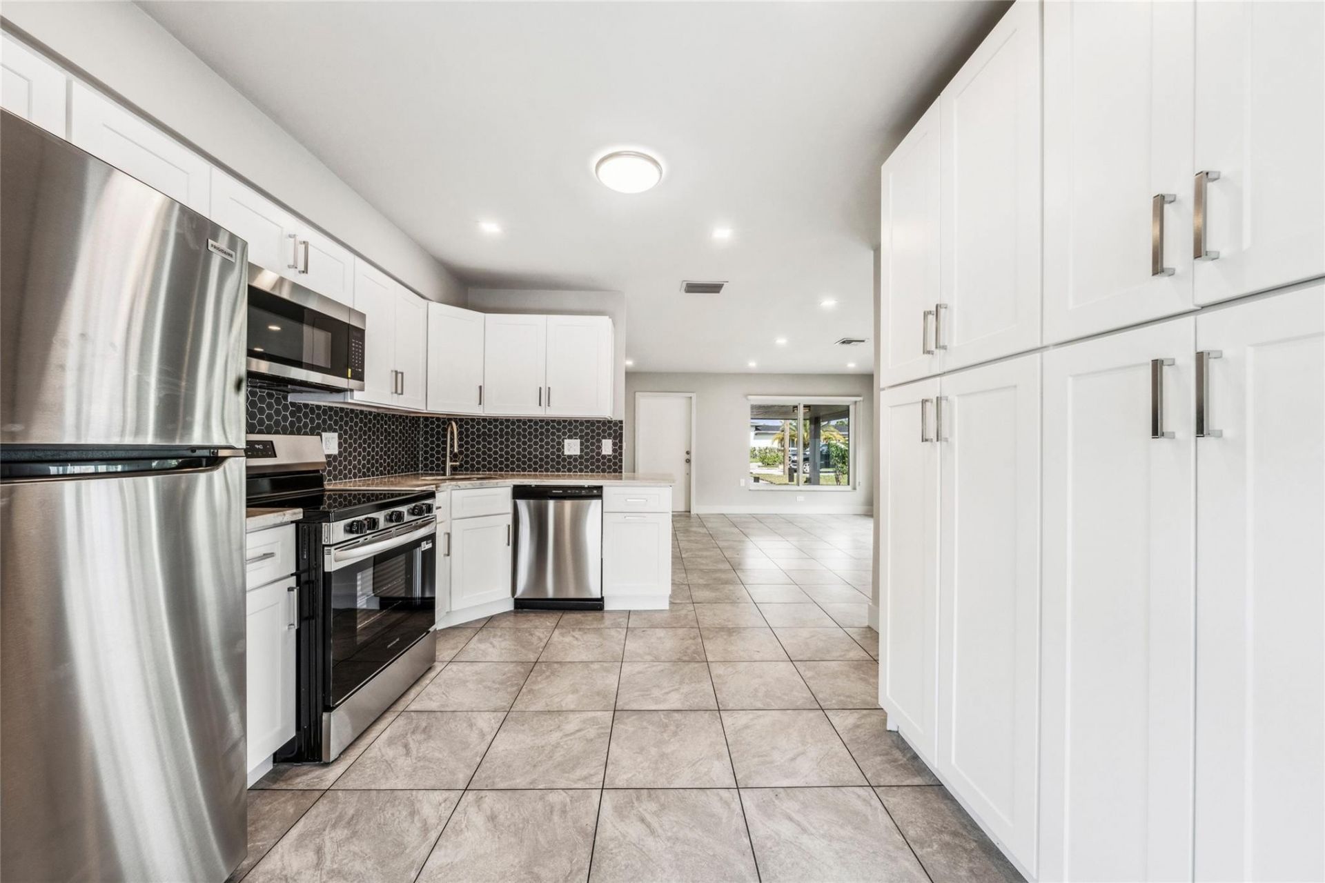 4800 NE 4th Avenue, Fort Lauderdale, FL 33334 Photo