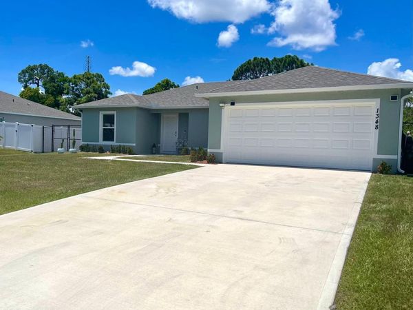 1348 SE BAYHARBOR Street, Port St. Lucie, FL 34983