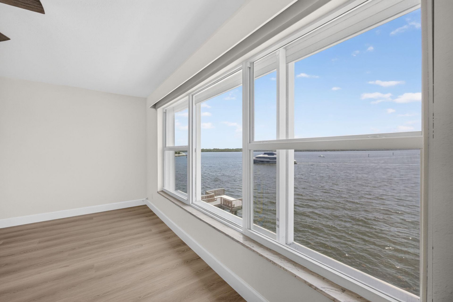 52 Yacht Club Drive, Unit 305, North Palm Beach, FL 33408 Photo