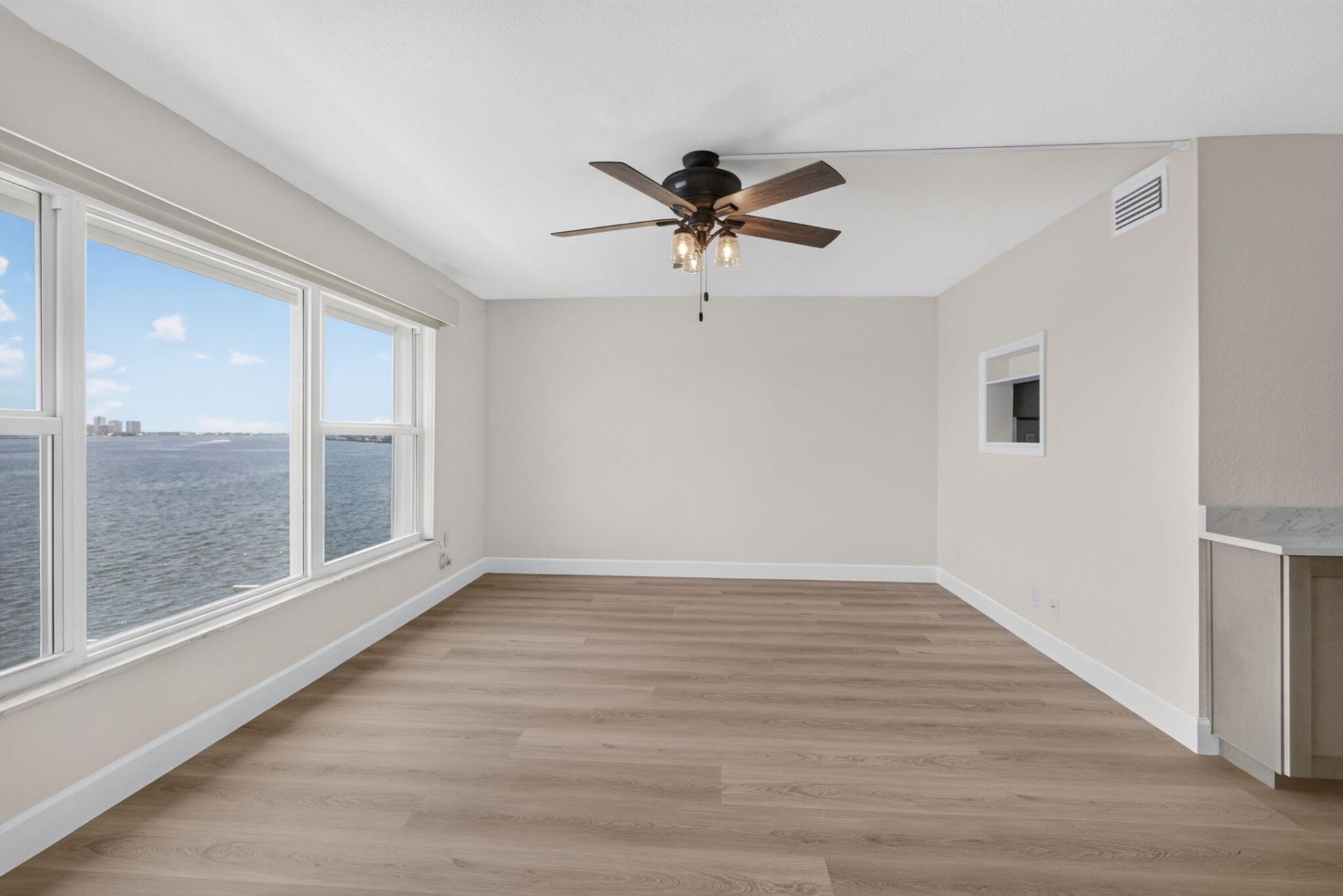 52 Yacht Club Drive, Unit 305, North Palm Beach, FL 33408 Photo