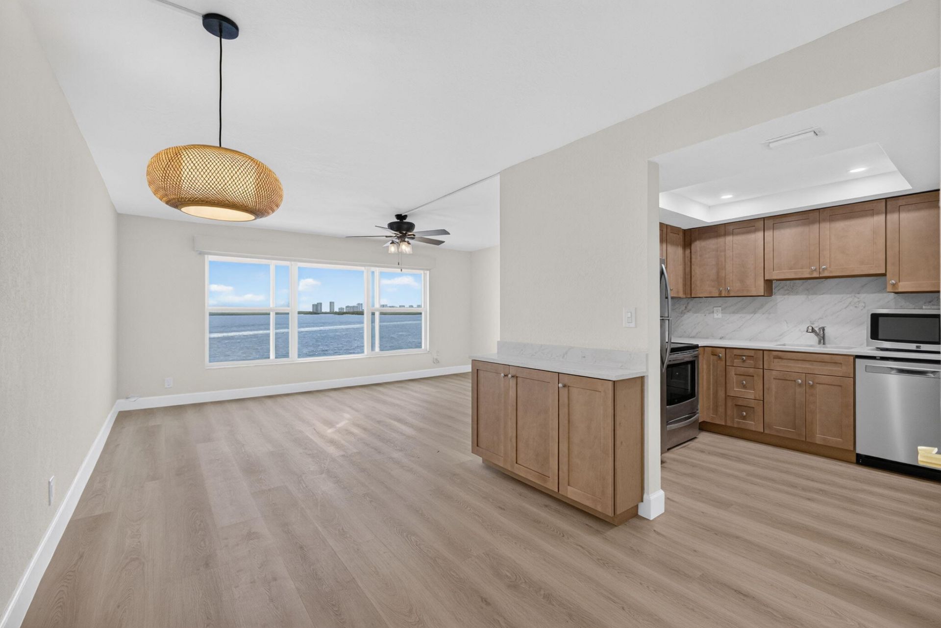 52 Yacht Club Drive, Unit 305, North Palm Beach, FL 33408 Photo
