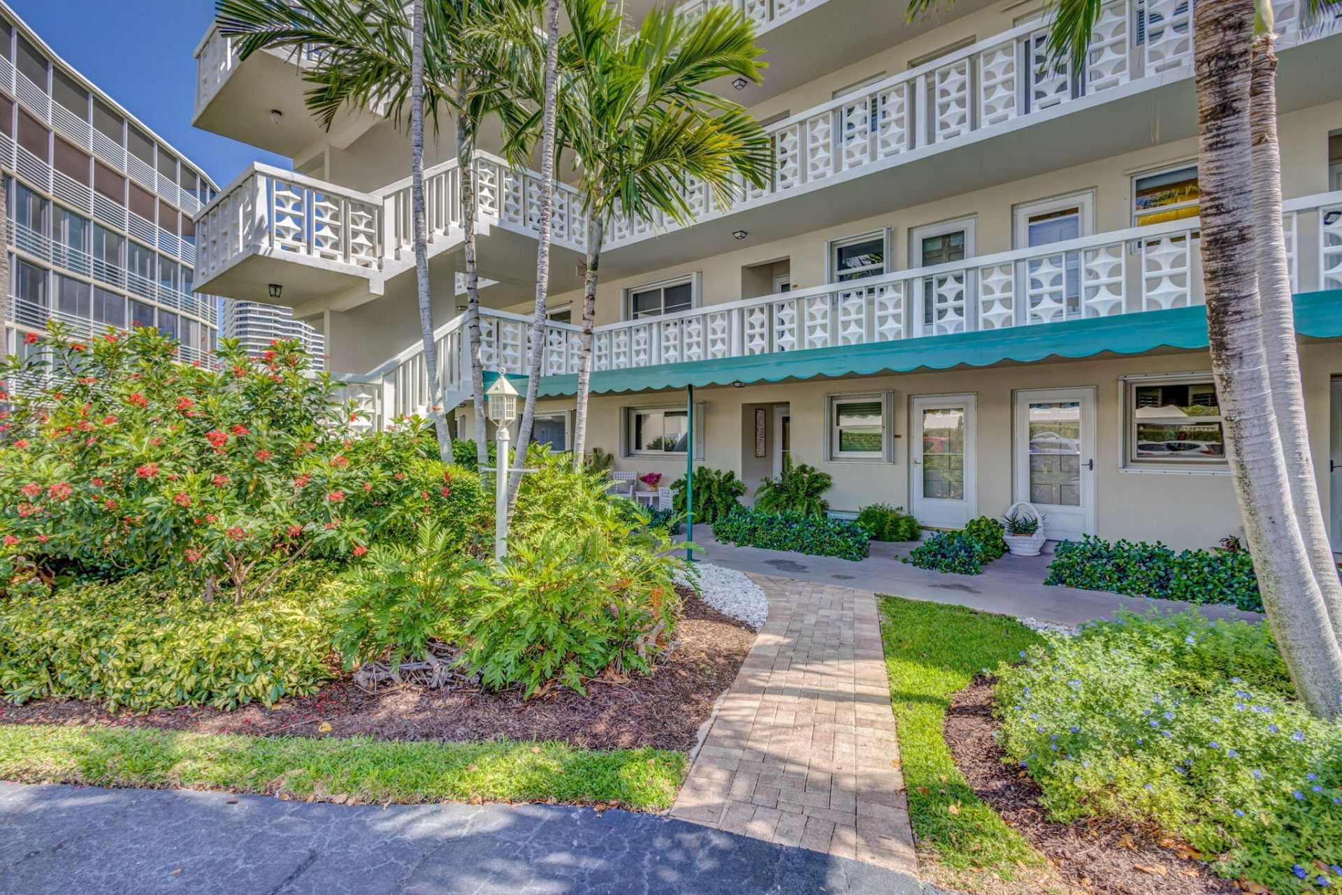 52 Yacht Club Drive, Unit 305, North Palm Beach, FL 33408 Photo